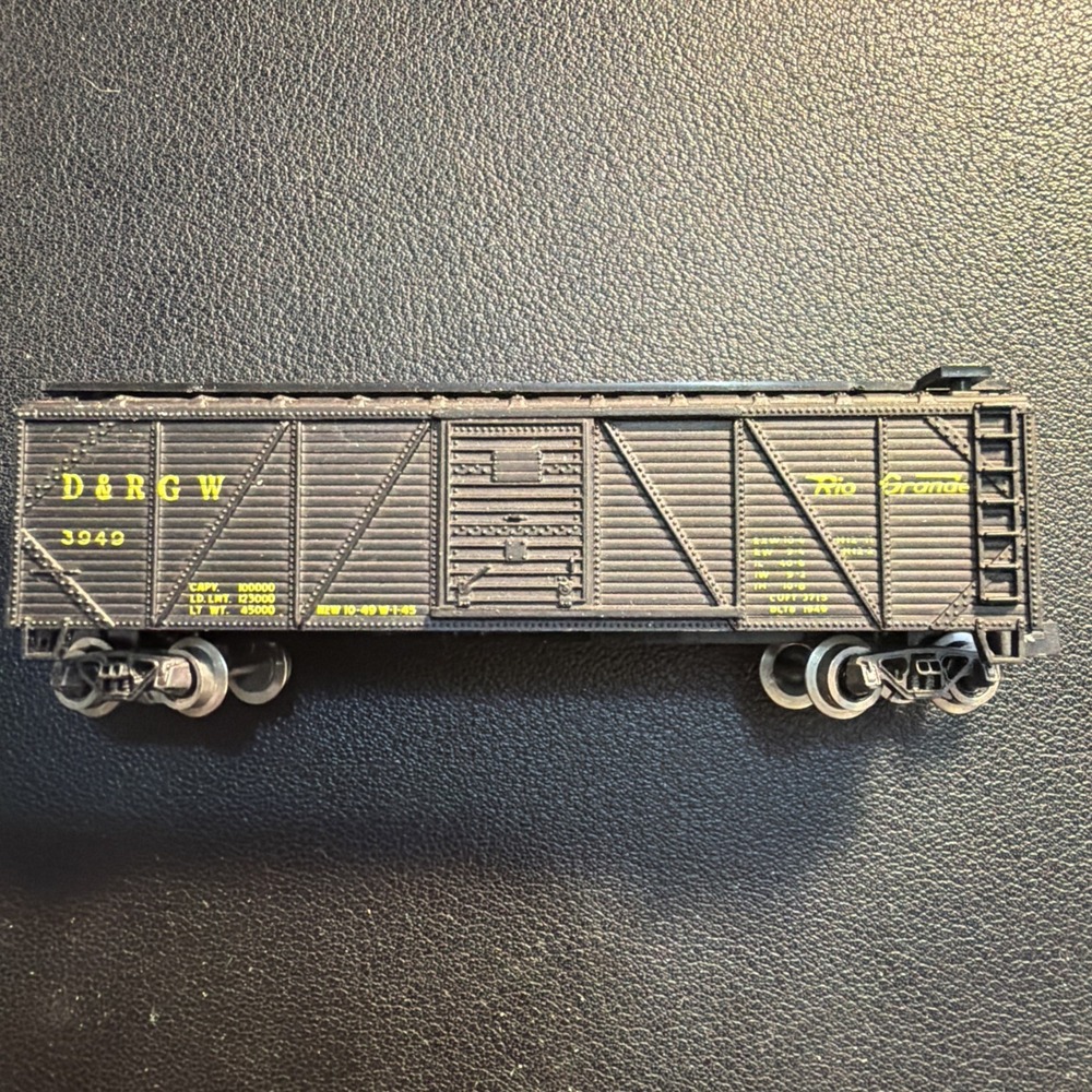 VINTAGE - D. & R.G.W. RIO-GRANDE - LIVESTOCK CAR #3040 - N SCALE- VG!